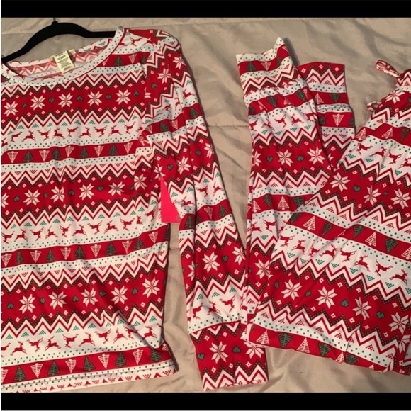 Christmas pajamas - Picture 1 of 1